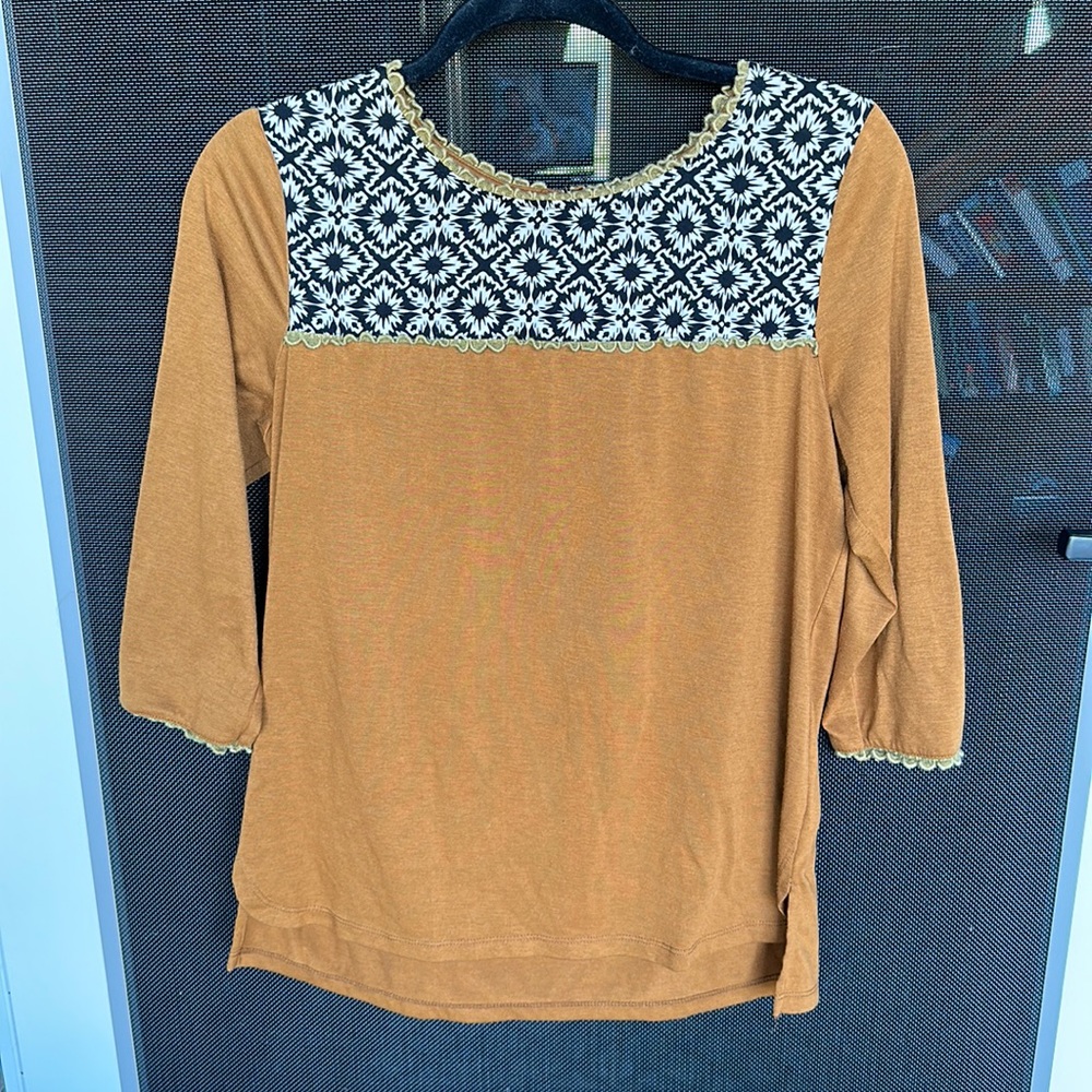 3/4 sleeve sunflower top